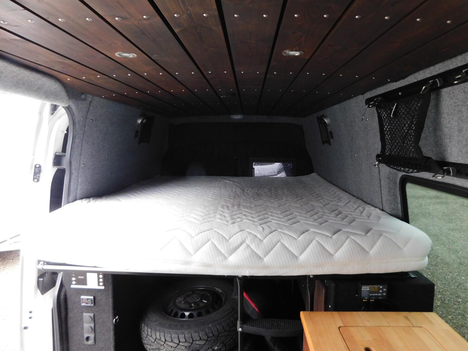 Volkswagen Sonstige Crafter "Wacken-Edition" Selbstausbau - Bild 11