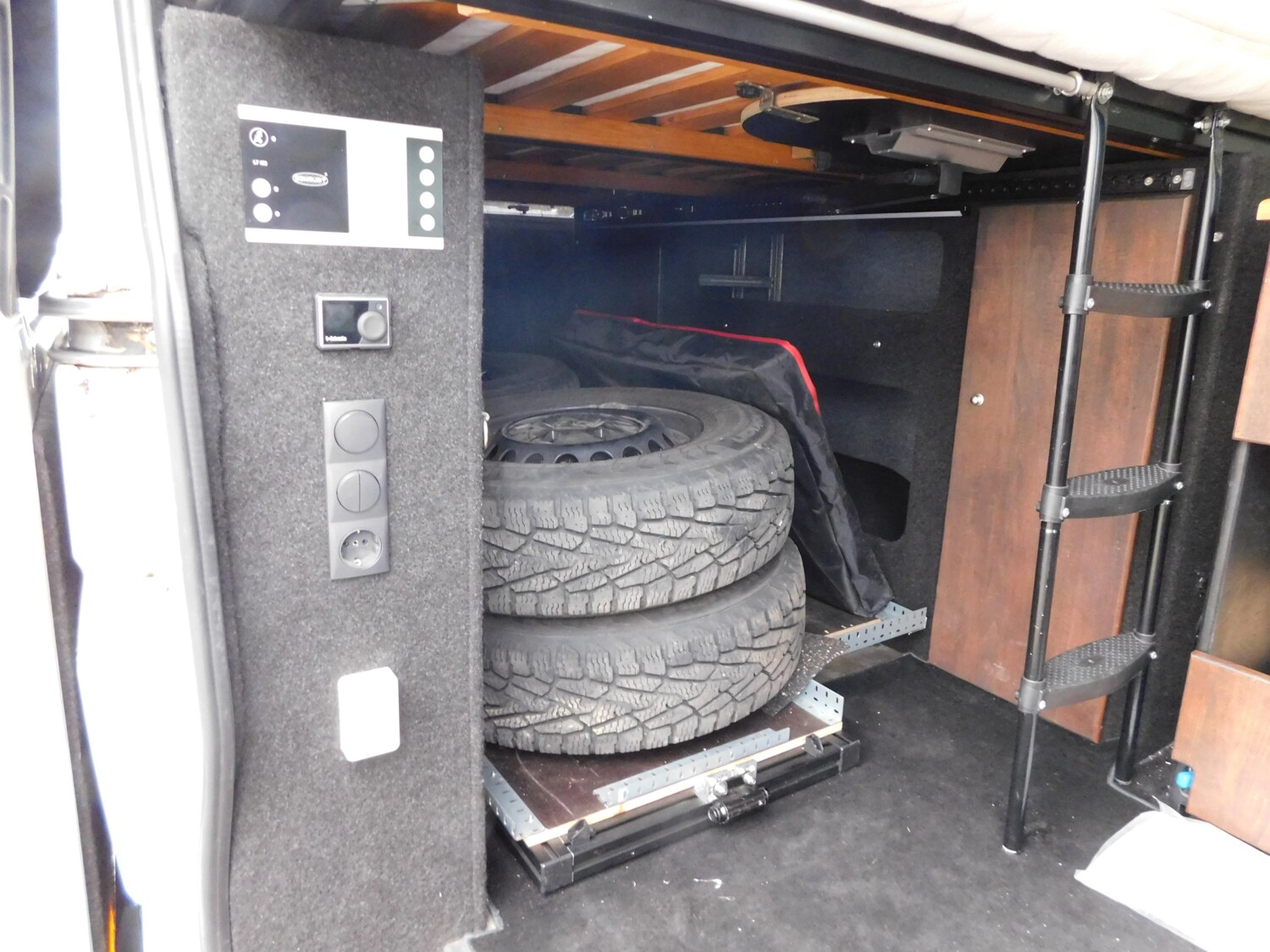 Volkswagen Sonstige Crafter "Wacken-Edition" Selbstausbau - Bild 12