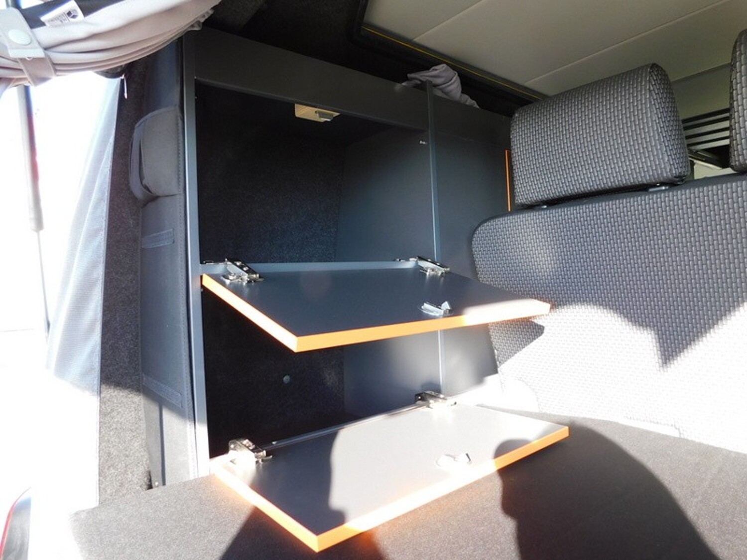 Volkswagen California T6.1 Summermobil Offroad Premium 4x4, AHK, Fahrradtr. uvm. - Volkswagen Reisemobil 2022 - Bild 11 Volkswagen California T6.1 Summermobil Offroad Premium 4x4, AHK, Fahrradtr. uvm. - Bild 11