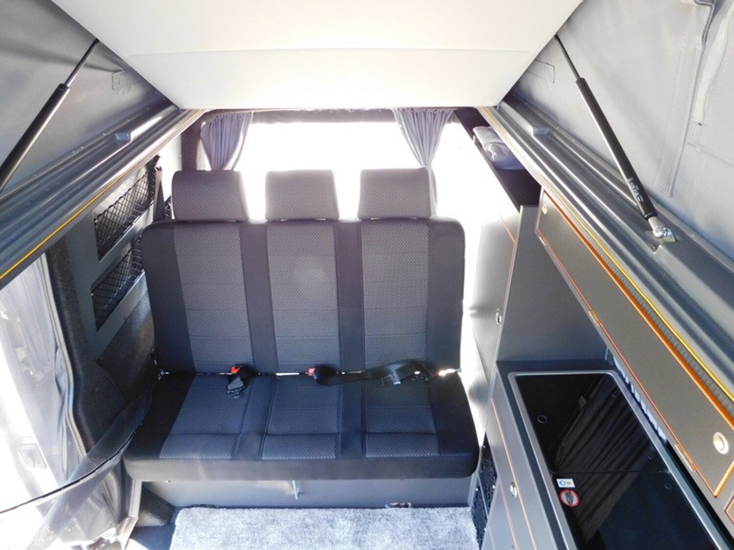 Volkswagen California T6.1 Summermobil Offroad Premium 4x4, AHK, Fahrradtr. uvm. - Volkswagen Reisemobil 2022 - Bild 15 Volkswagen California T6.1 Summermobil Offroad Premium 4x4, AHK, Fahrradtr. uvm. - Bild 15