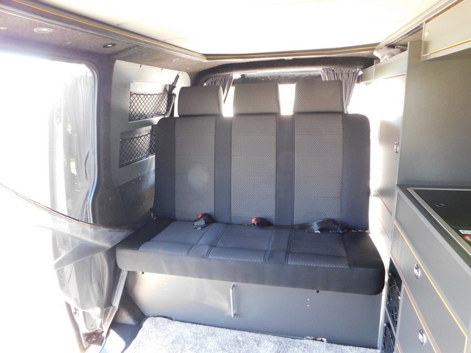 Volkswagen California T6.1 Summermobil Offroad Premium 4x4, AHK, Fahrradtr. uvm. - Volkswagen Reisemobil 2022 - Bild 29 Volkswagen California T6.1 Summermobil Offroad Premium 4x4, AHK, Fahrradtr. uvm. - Bild 29