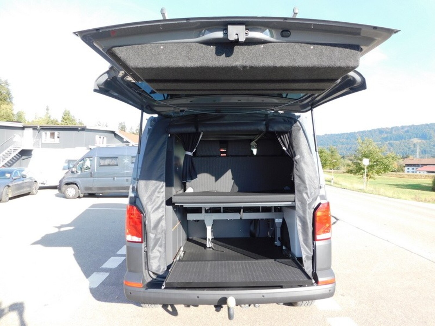 Volkswagen California T6.1 Summermobil Offroad Premium 4x4, AHK, Fahrradtr. uvm. - Volkswagen Reisemobil 2022 - Bild 5 Volkswagen California T6.1 Summermobil Offroad Premium 4x4, AHK, Fahrradtr. uvm. - Bild 5