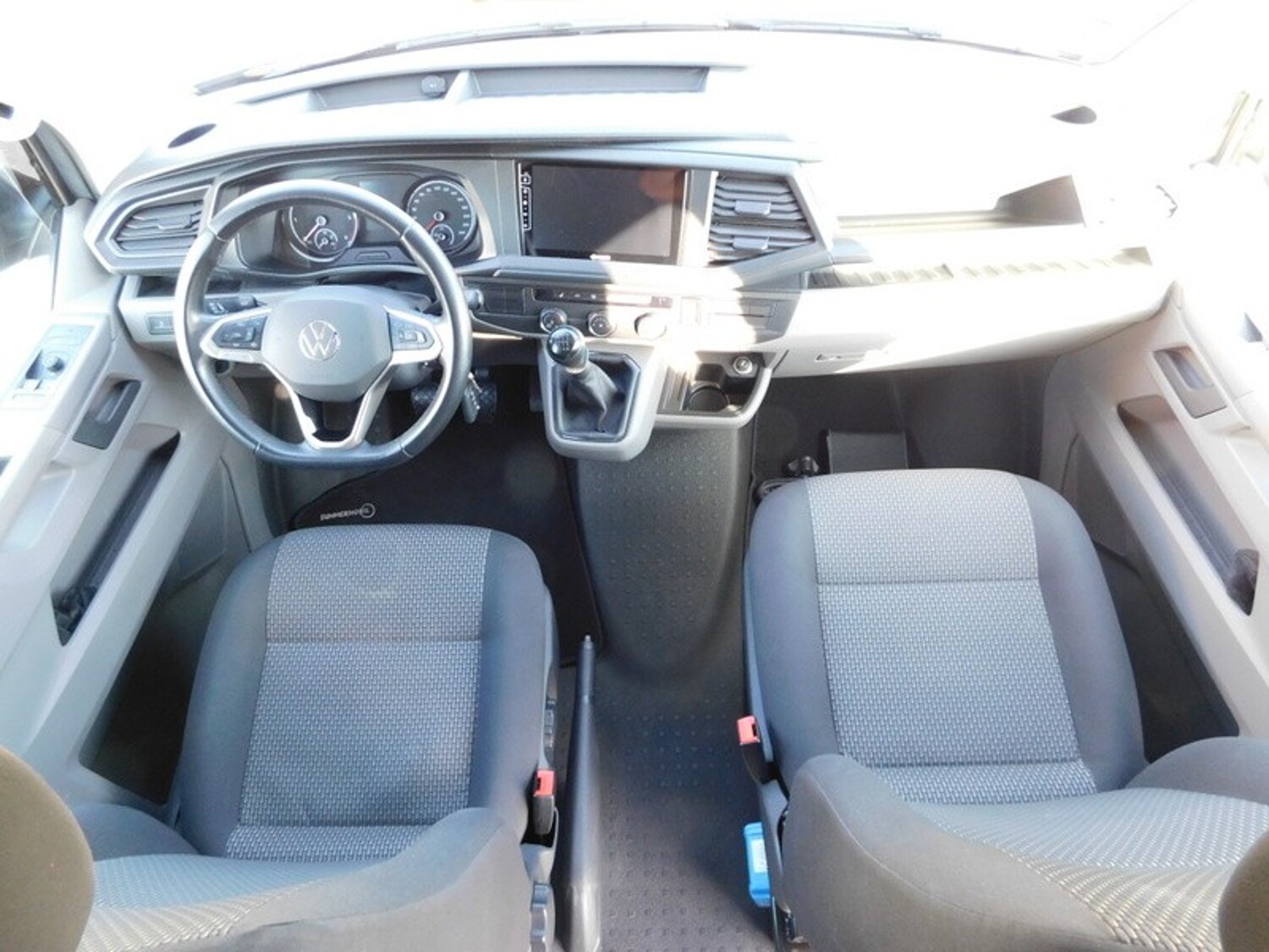 Volkswagen California T6.1 Summermobil Offroad Premium 4x4, AHK, Fahrradtr. uvm. - Volkswagen Reisemobil 2022 - Bild 8 Volkswagen California T6.1 Summermobil Offroad Premium 4x4, AHK, Fahrradtr. uvm. - Bild 8