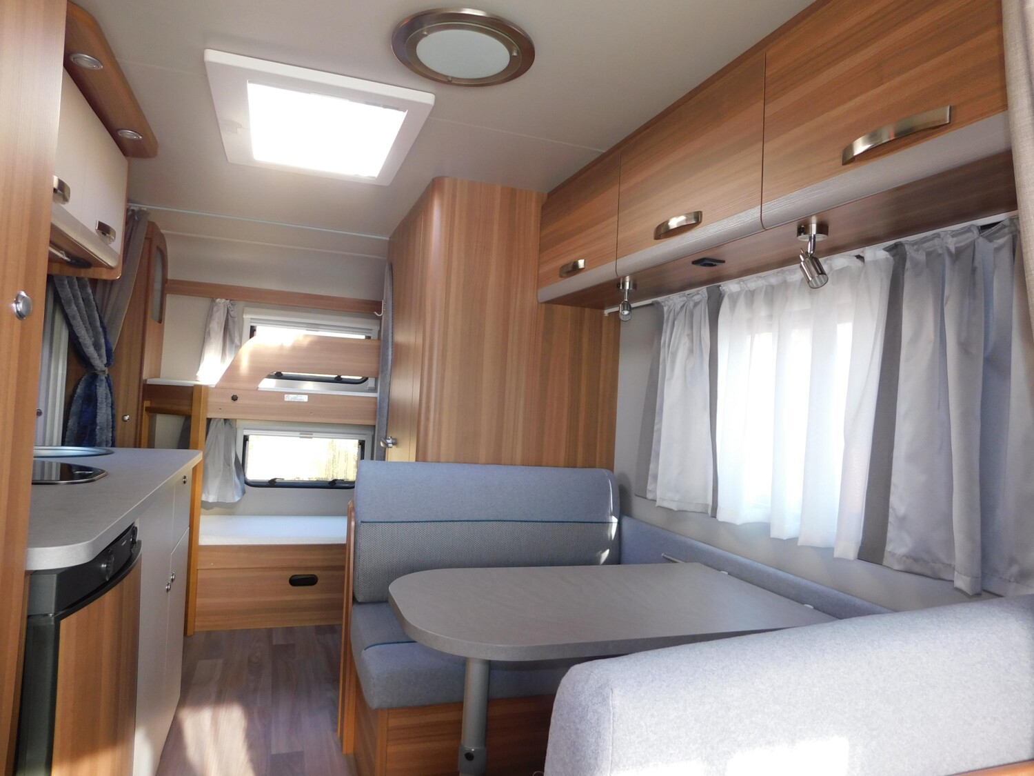 Weinsberg CaraOne 480 QDK Mover, Bug- & Toilettenfenster - Weinsberg Caravan 2020 - Bild 6 Weinsberg CaraOne 480 QDK Mover, Bug- & Toilettenfenster - Bild 6