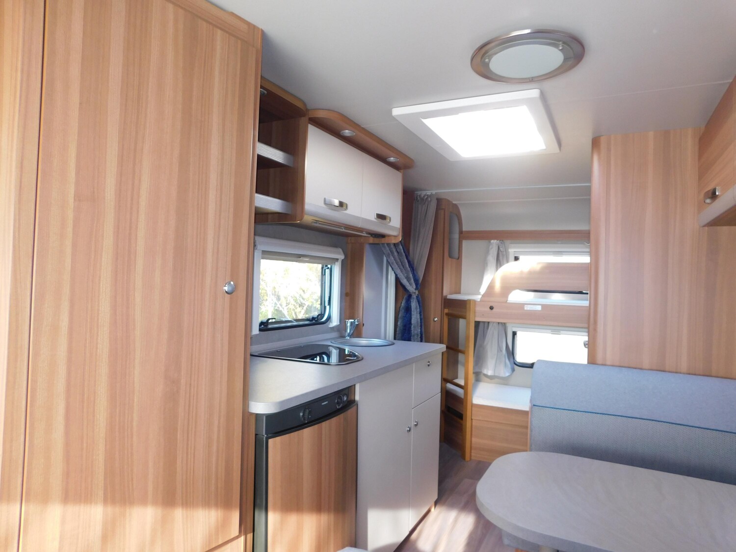 Weinsberg CaraOne 480 QDK Mover, Bug- & Toilettenfenster - Weinsberg Caravan 2020 - Bild 7 Weinsberg CaraOne 480 QDK Mover, Bug- & Toilettenfenster - Bild 7