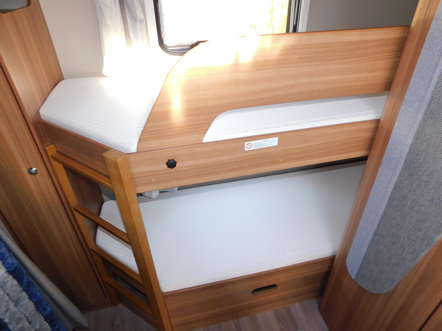 Weinsberg CaraOne 480 QDK Mover, Bug- & Toilettenfenster - Weinsberg Caravan 2020 - Bild 8 Weinsberg CaraOne 480 QDK Mover, Bug- & Toilettenfenster - Bild 8